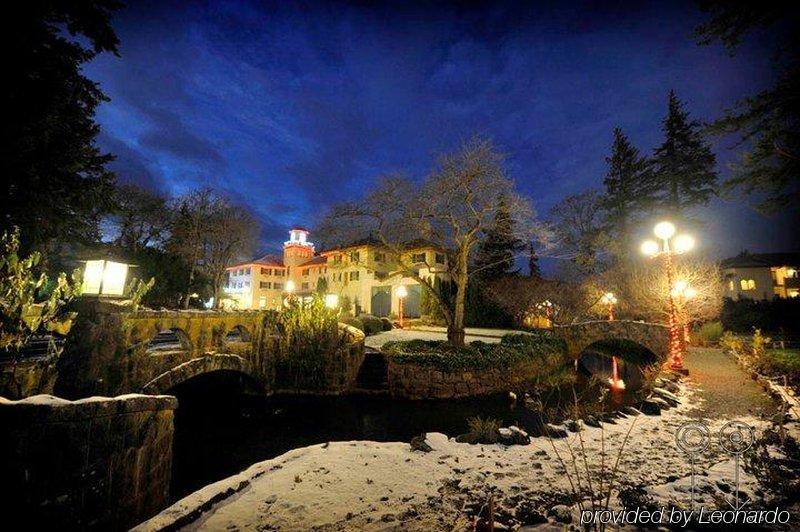 Columbia Gorge Hotel & Spa ฮูดริเวอร์ ภายนอก รูปภาพ