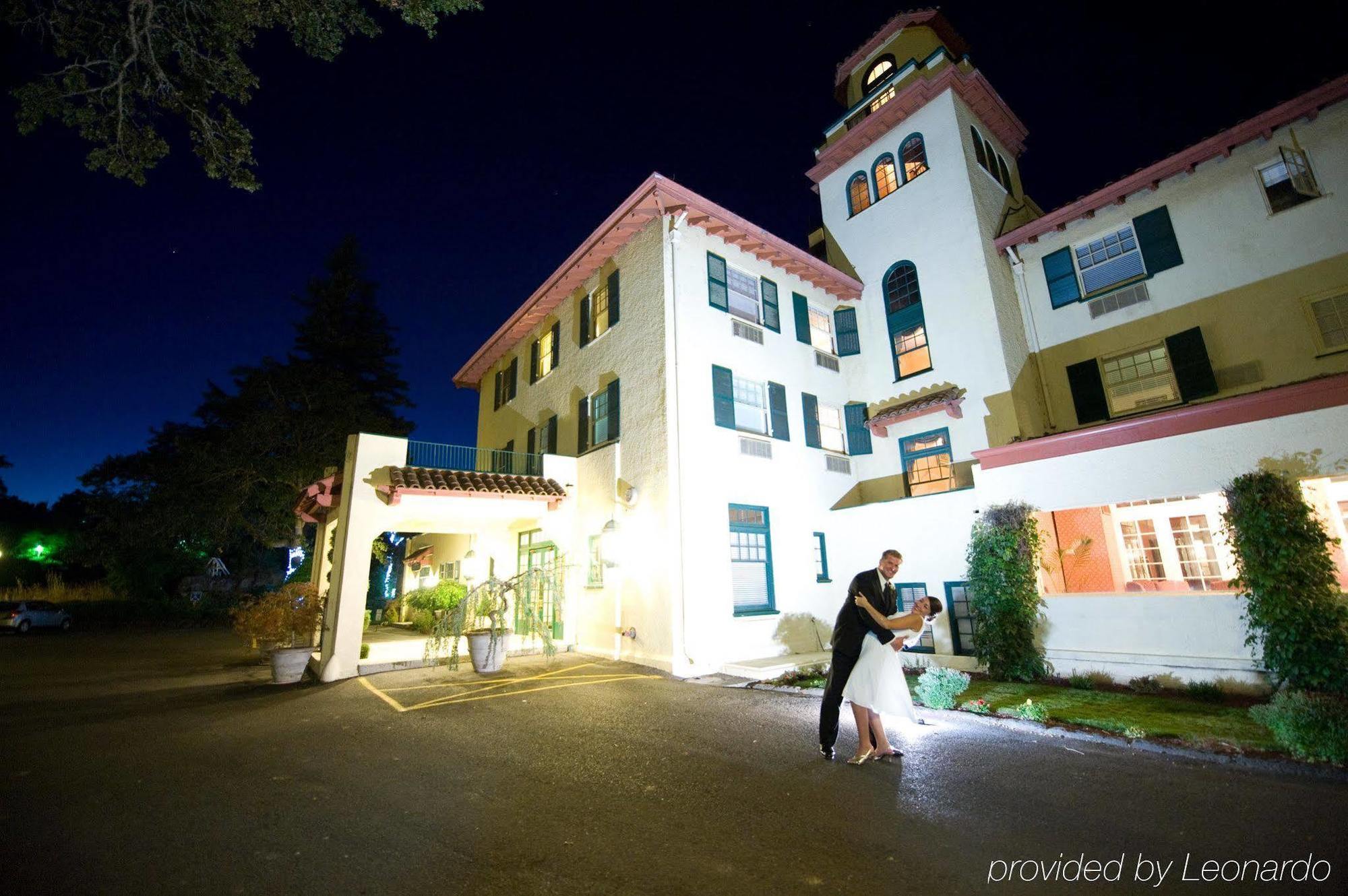 Columbia Gorge Hotel & Spa ฮูดริเวอร์ ภายนอก รูปภาพ